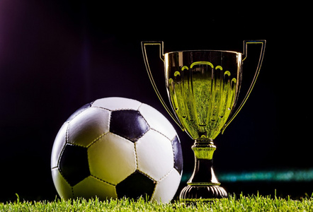 长期并肩作 长期并肩作