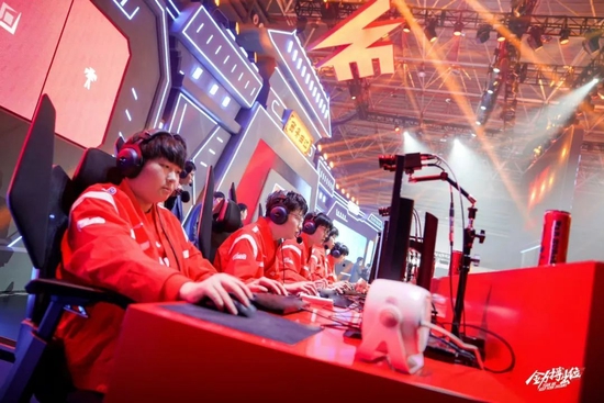 三冠王被视 三冠王被视